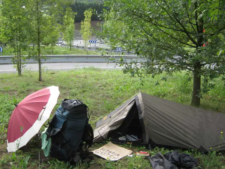 Schlafplatz an der Autobahn