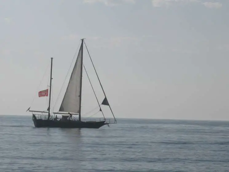 Segelboot auf See