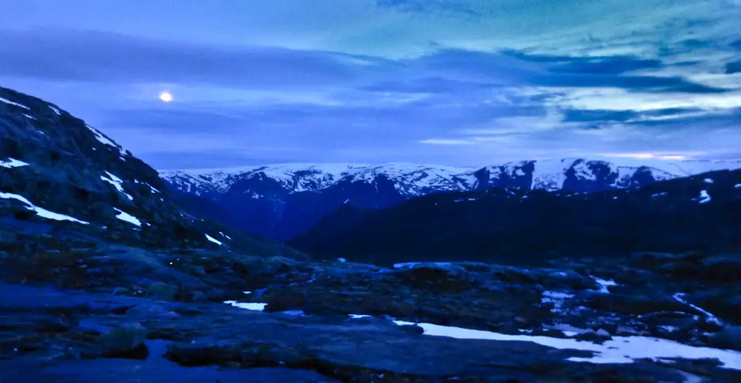 Trolltunga Wanderung Schnee