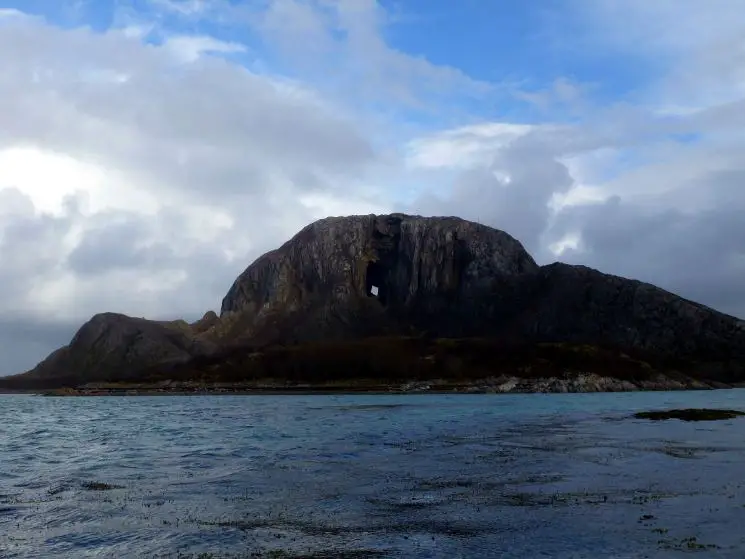 Torghatten Loch Helgeland