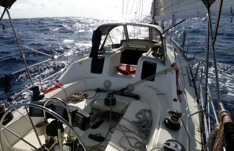 Monohull Multihull Vergleich Cockpit