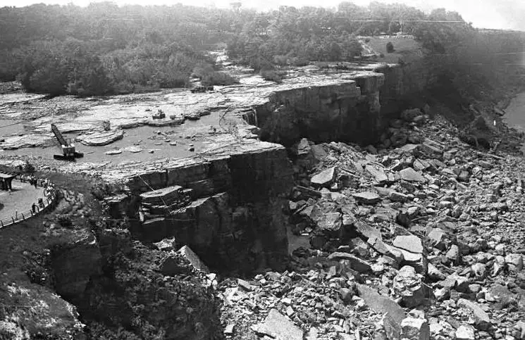 Niagara Fälle ohne Wasser