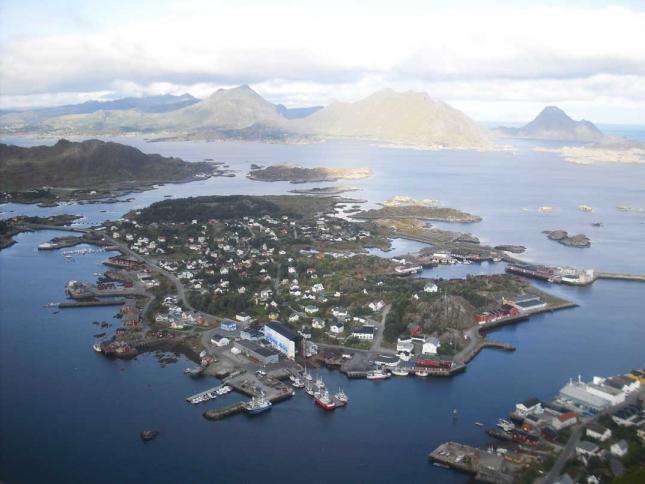 lofoten-norwegen-vom-berg